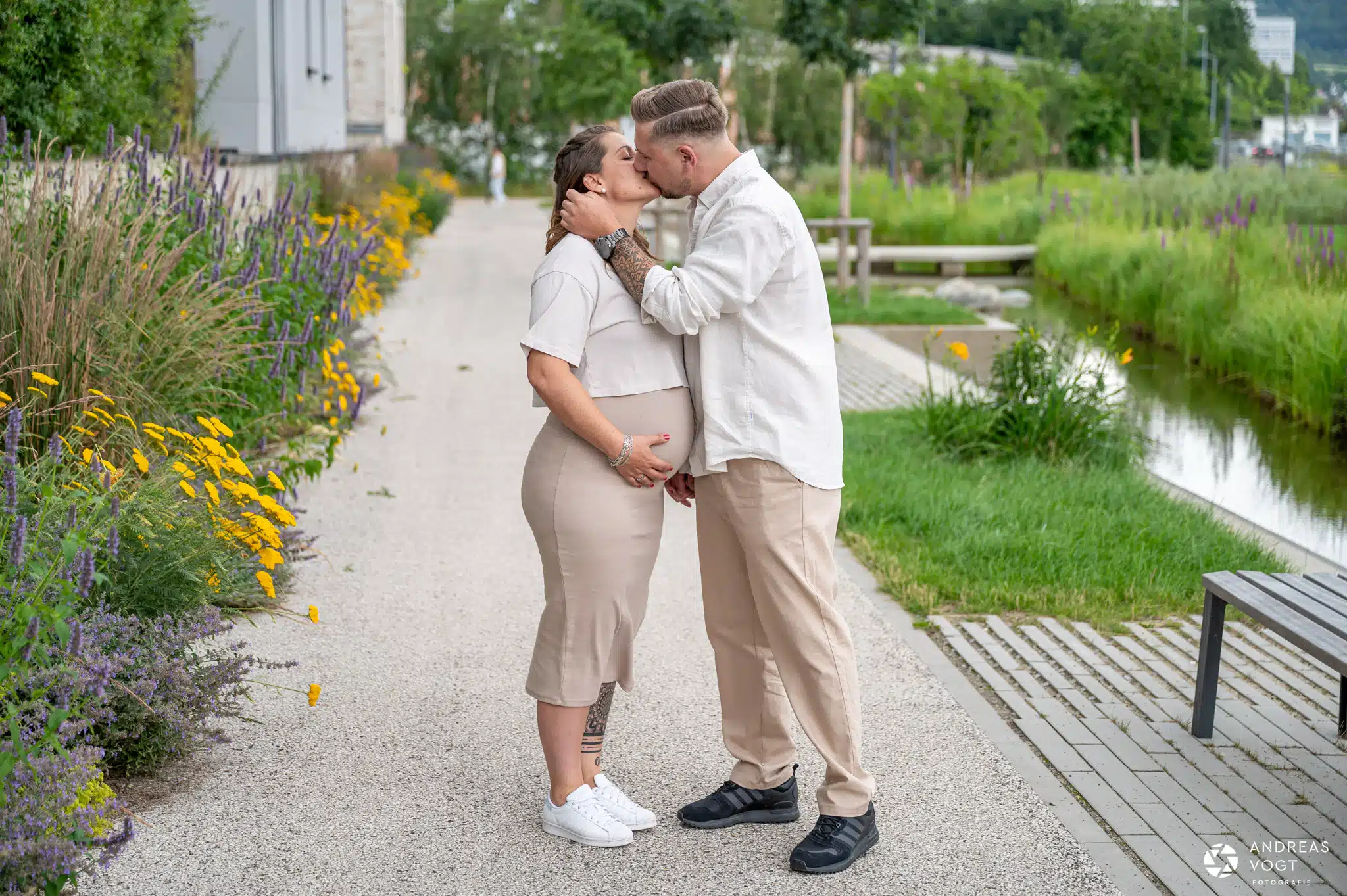 Babybauchfotos mit Partner - Fotograf Andreas Vogt aus Aalen